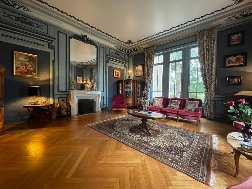 Saint-Léonard-de-NoblatChateau Maleplane住宿加早餐旅馆 外观 照片